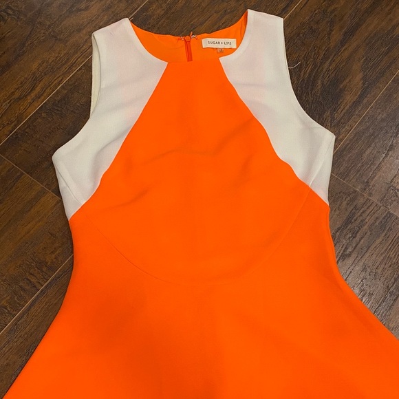Rare find! Sleeveless orange & white summer dress - Picture 2 of 3